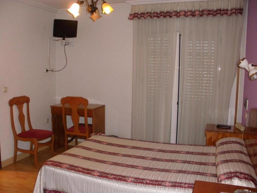 Hostal Virgen Del Villar Лагуна-де-Дуеро Номер фото