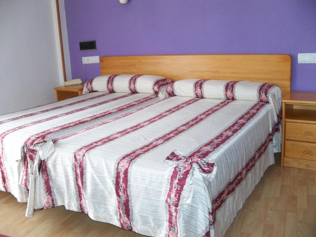 Hostal Virgen Del Villar Лагуна-де-Дуеро Номер фото