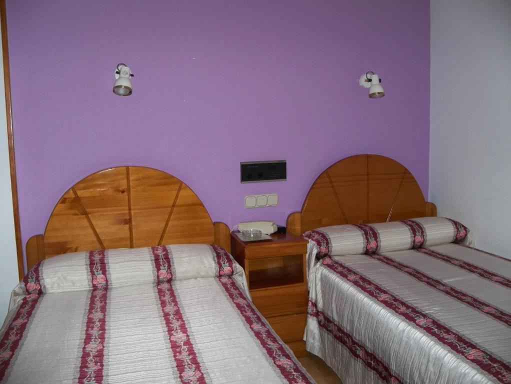 Hostal Virgen Del Villar Лагуна-де-Дуеро Номер фото