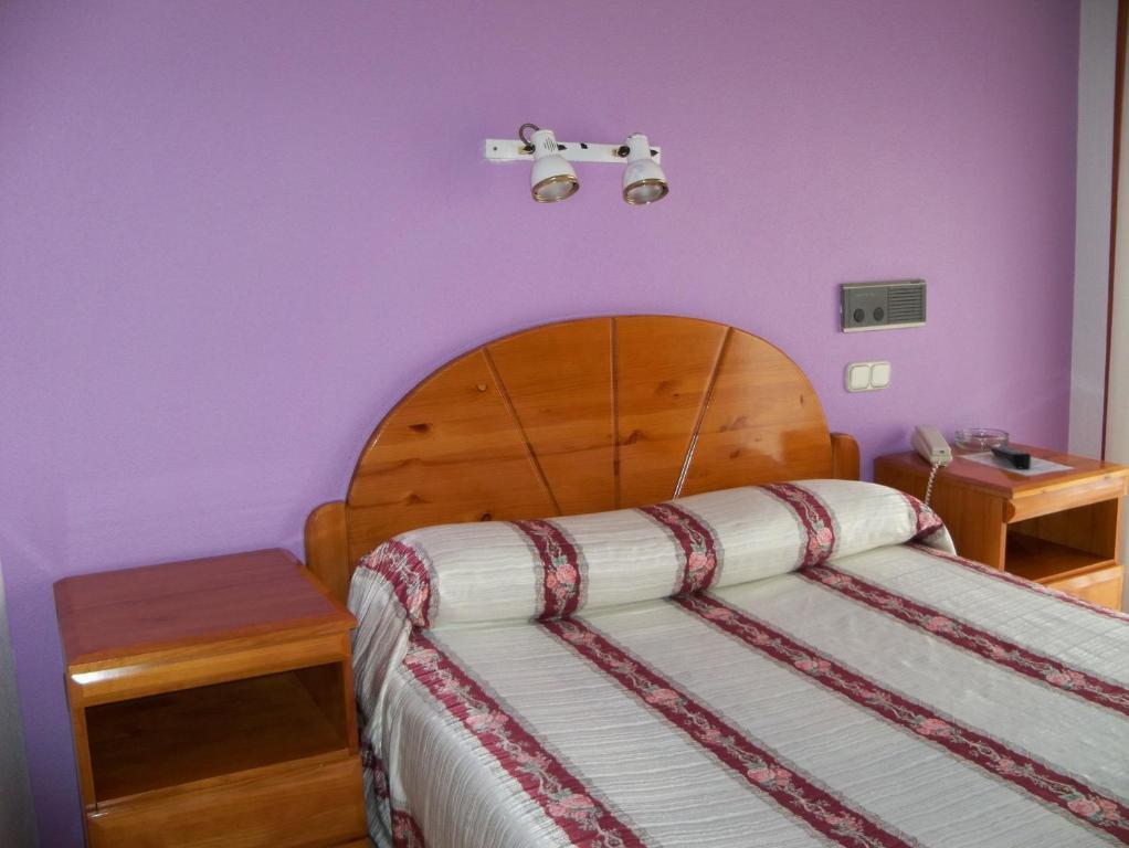 Hostal Virgen Del Villar Лагуна-де-Дуеро Номер фото