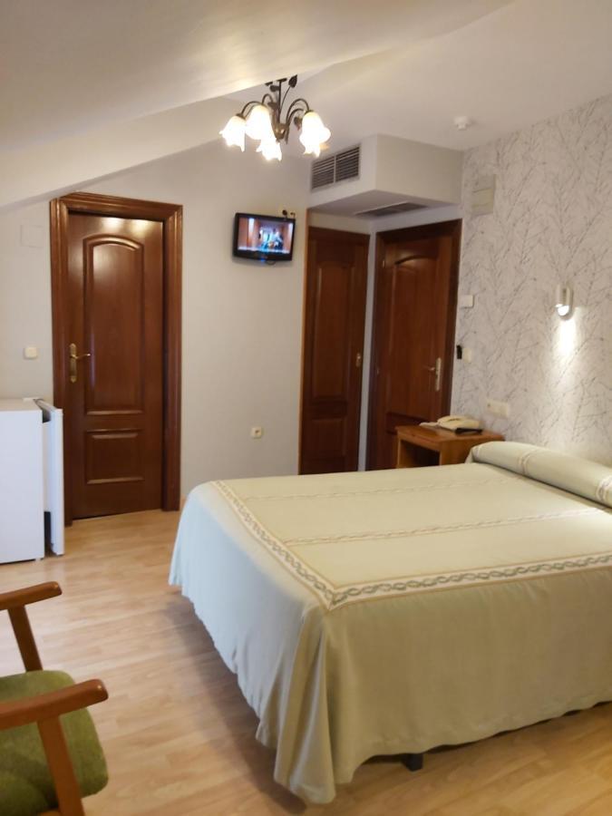 Hostal Virgen Del Villar Лагуна-де-Дуеро Екстер'єр фото