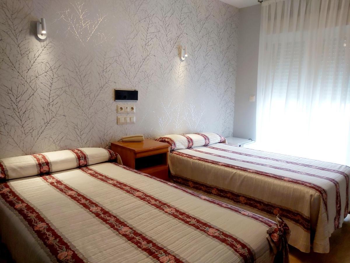 Hostal Virgen Del Villar Лагуна-де-Дуеро Екстер'єр фото