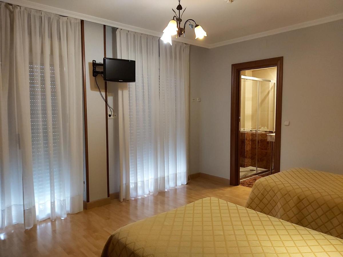 Hostal Virgen Del Villar Лагуна-де-Дуеро Екстер'єр фото