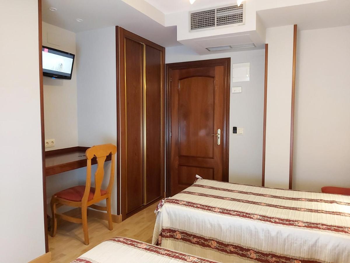 Hostal Virgen Del Villar Лагуна-де-Дуеро Екстер'єр фото